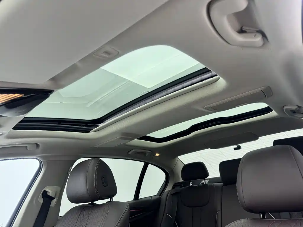 BMW 5 Series 2021