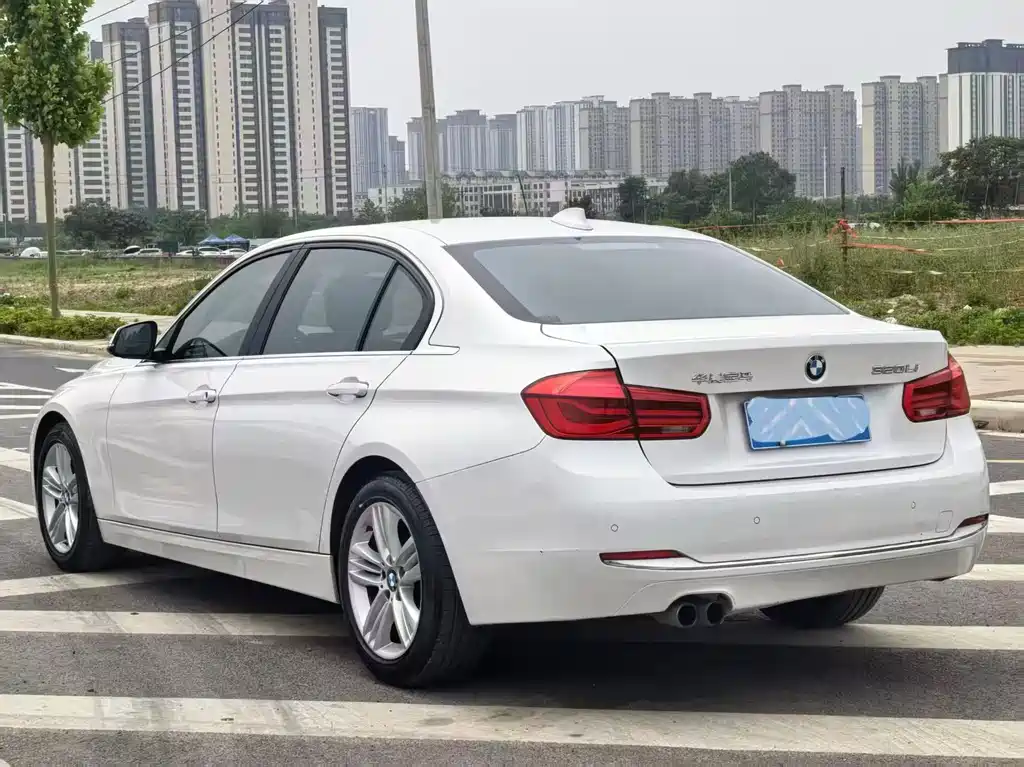 BMW 3 Series 2017 — фото 9