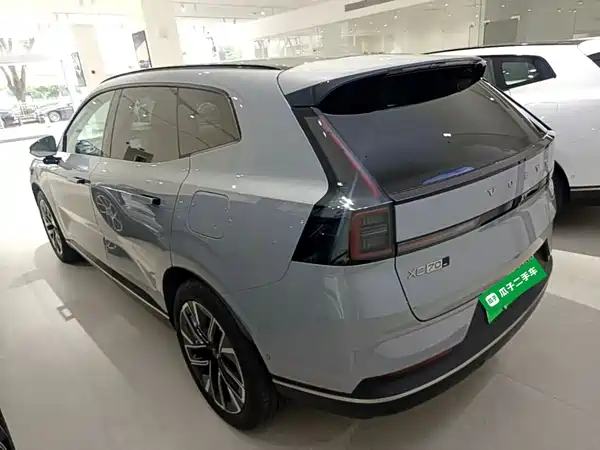 Volvo XC70 Plug-In Hybrid 2025