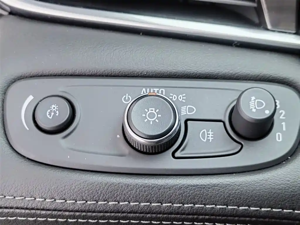Buick LaCrosse 2021 — фото 21