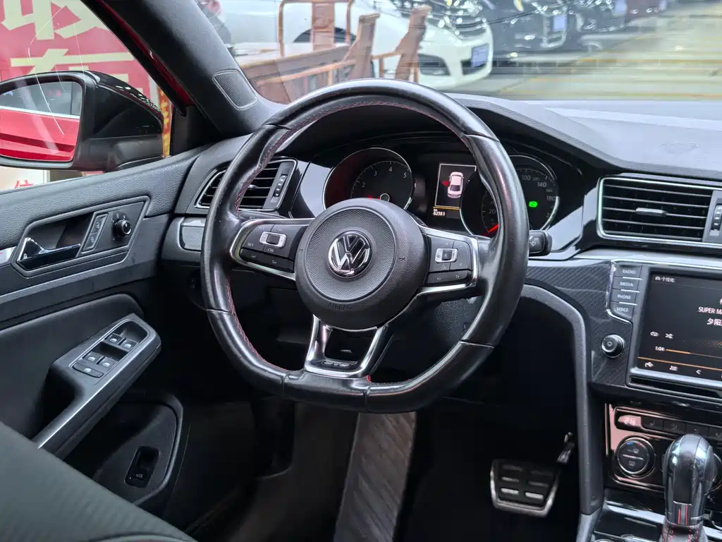 Volkswagen Lamando 2018 — фото 12