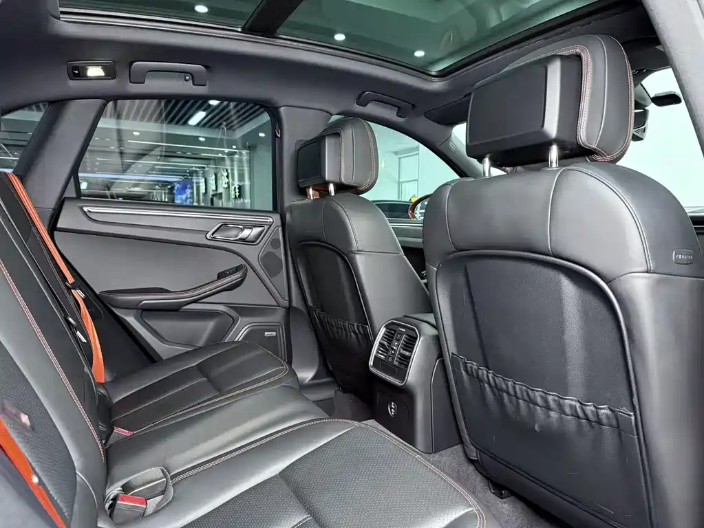 Porsche Macan 2022 — фото 14
