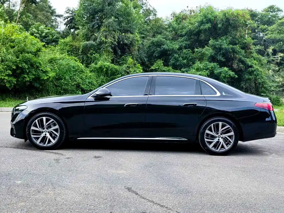 Mercedes-Benz E-Class 2024