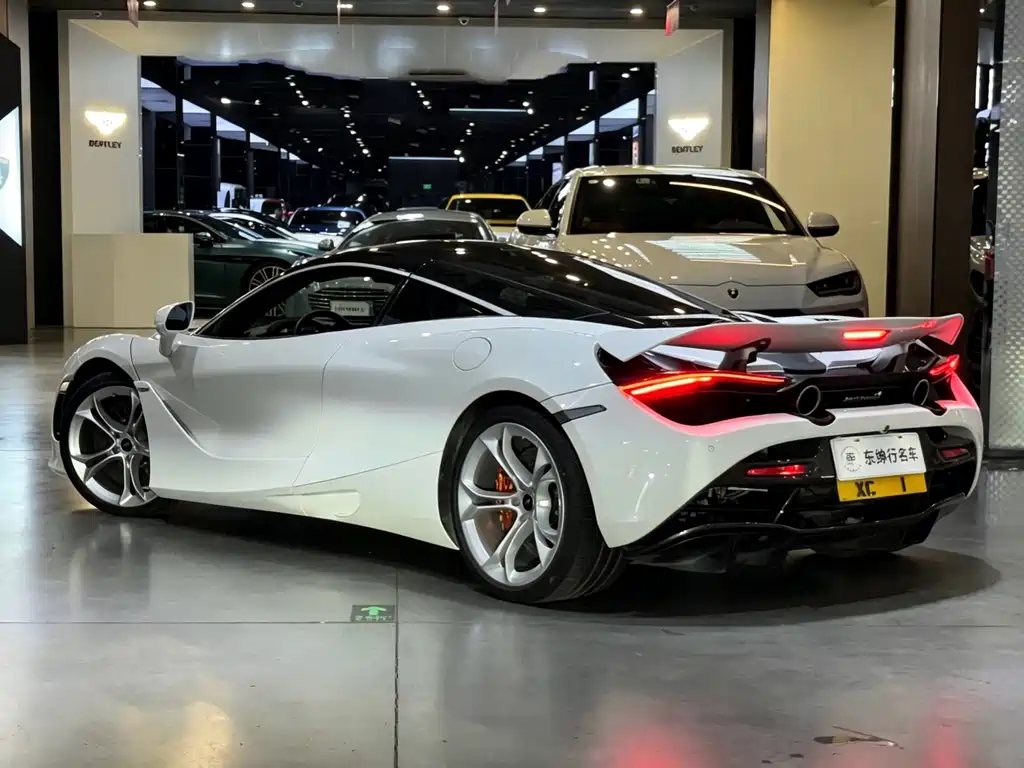 McLaren 720S 2020 — фото 7