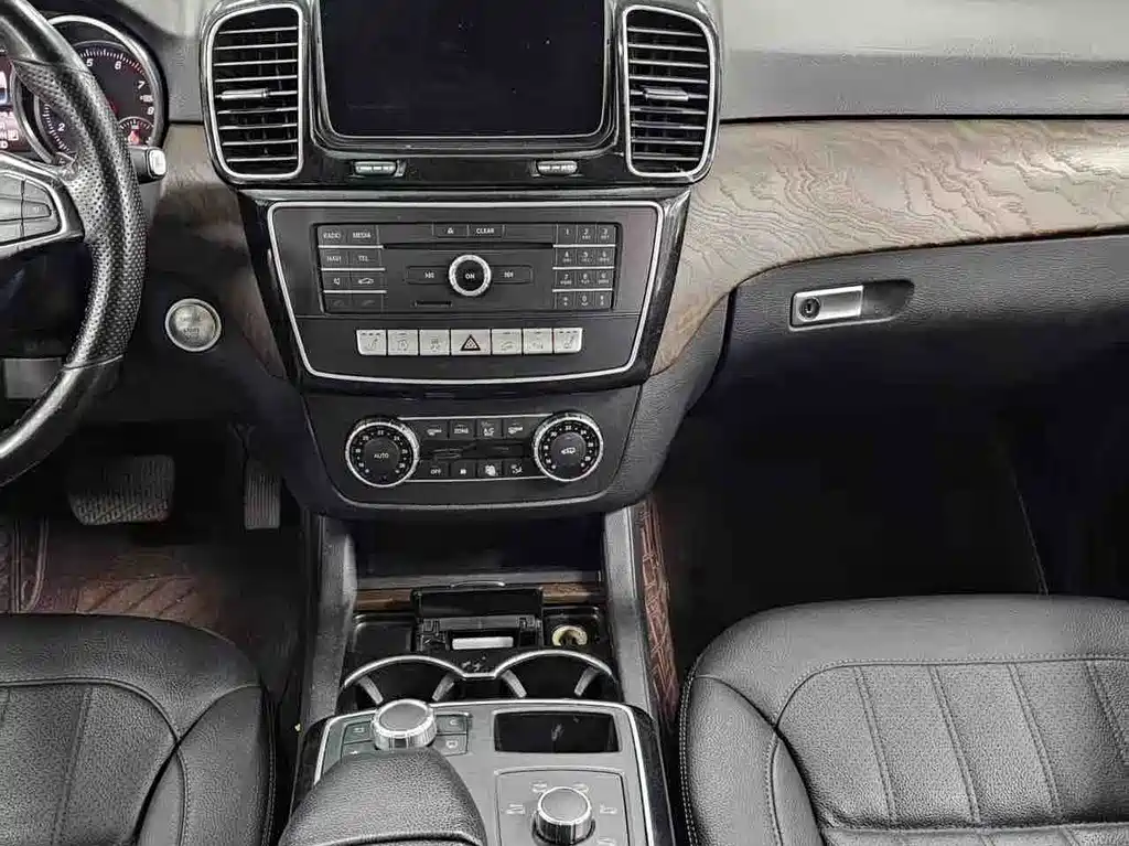 Mercedes-Benz GLE 2017 — фото 9