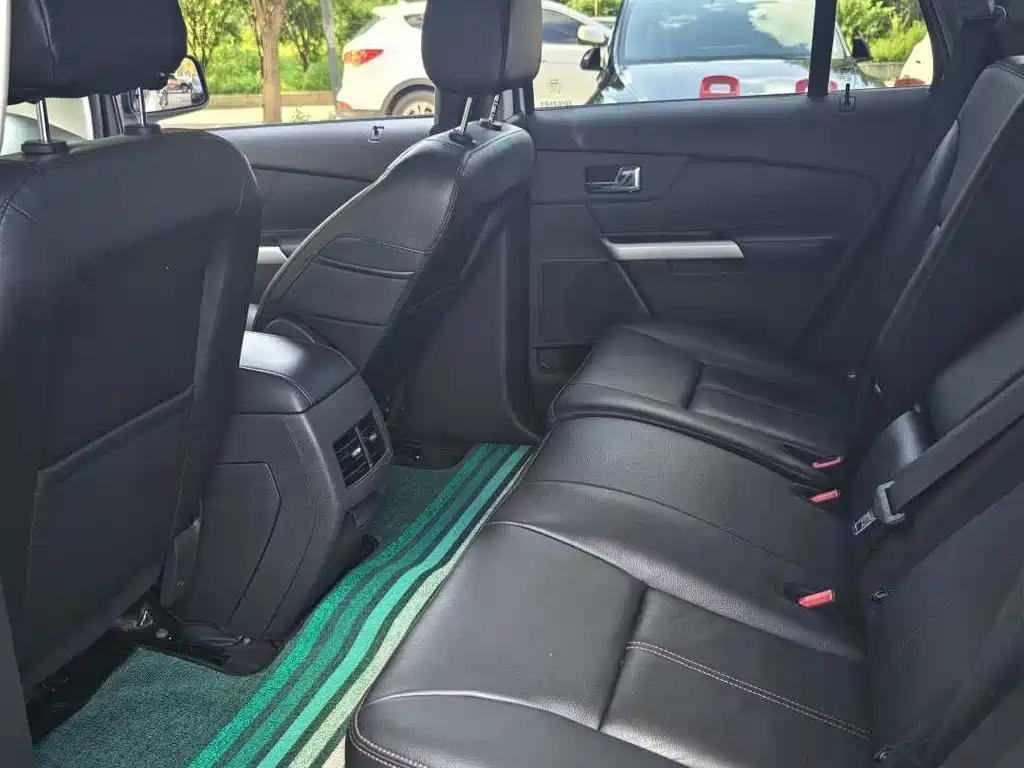 Ford Edge 2015 — фото 17
