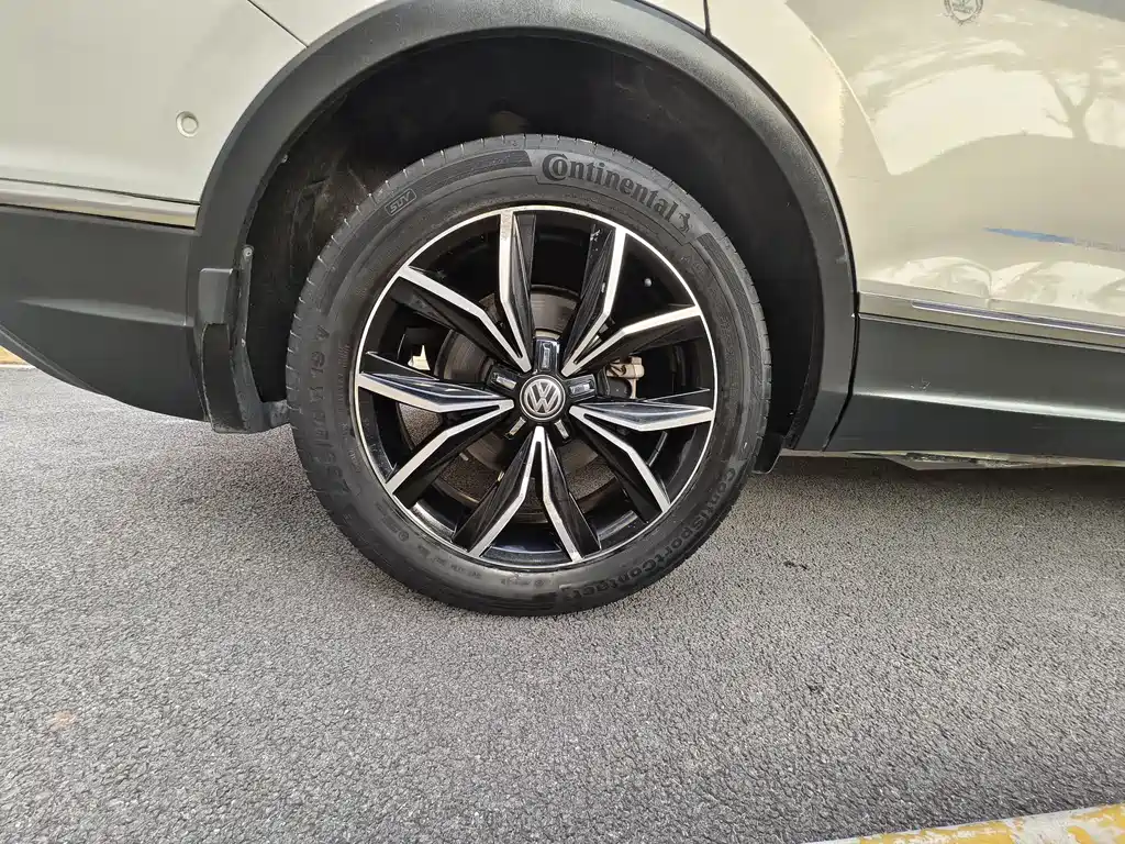 Volkswagen Tiguan L 2019 — фото 11