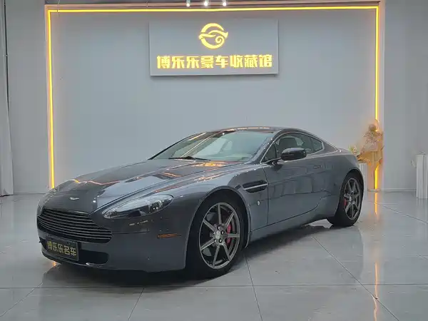 Aston Martin V8 Vantage 2010