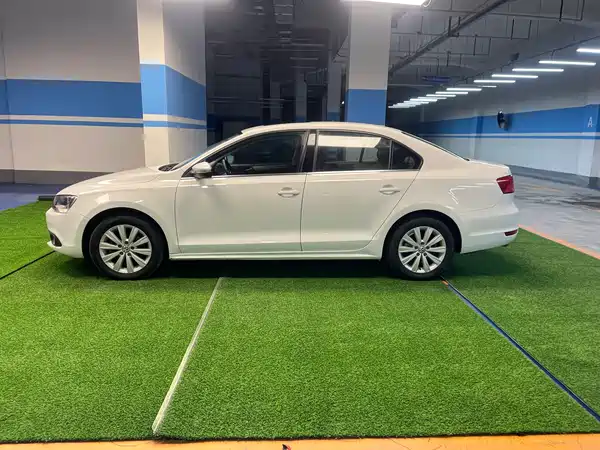 Volkswagen Sagitar 2014