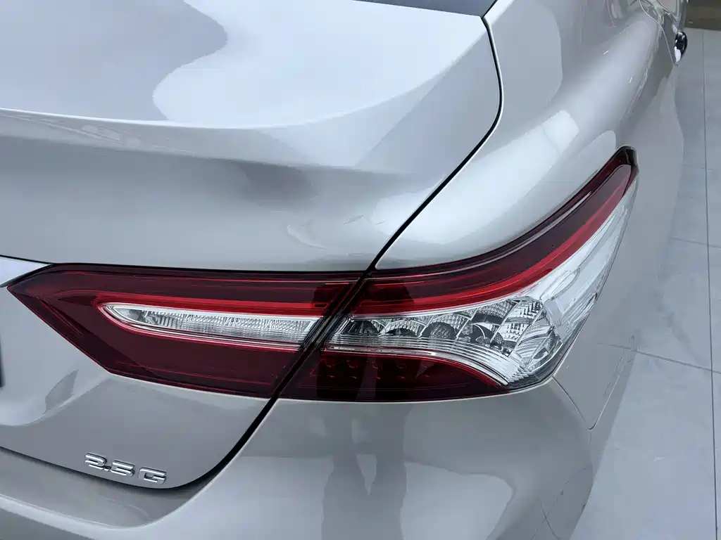 Toyota Camry 2020 — фото 10
