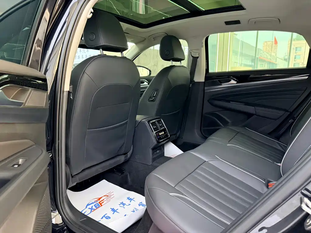 Volkswagen Passat 2023