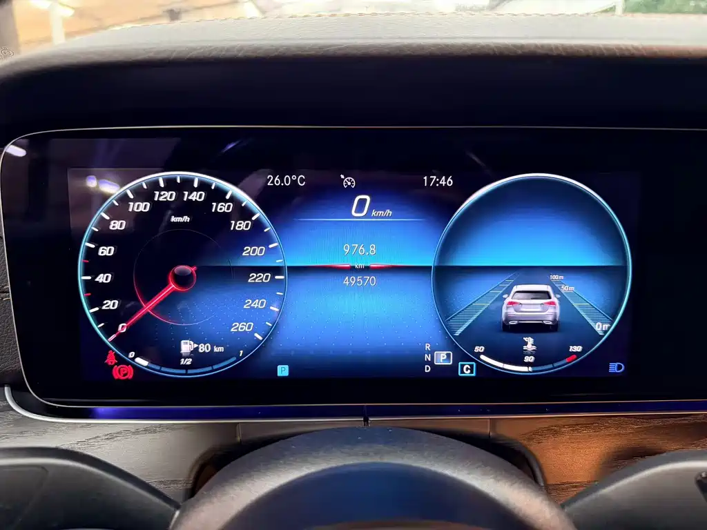 Mercedes-Benz E-Class 2022 — фото 18