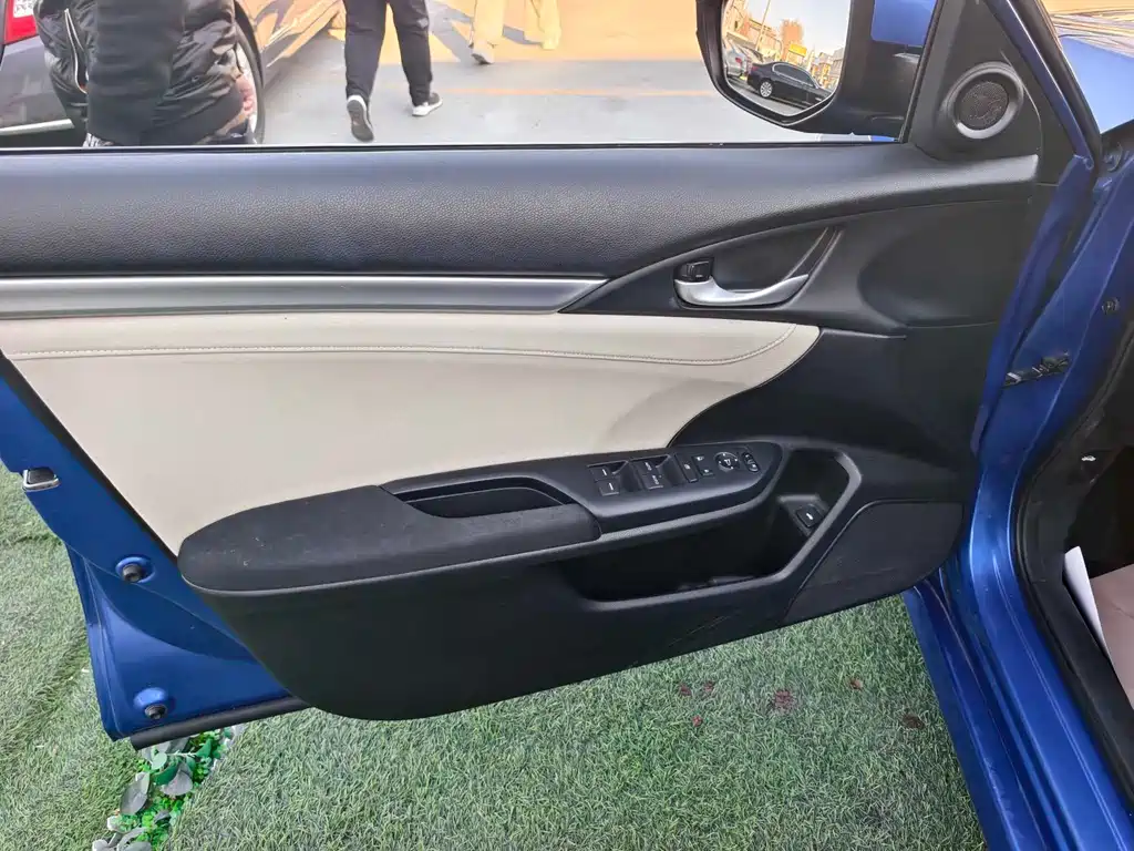 Honda Civic 2017 — фото 10