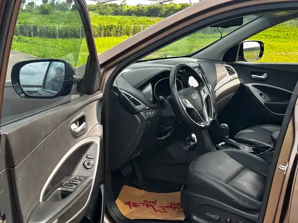 Hyundai Santa Fe 2015
