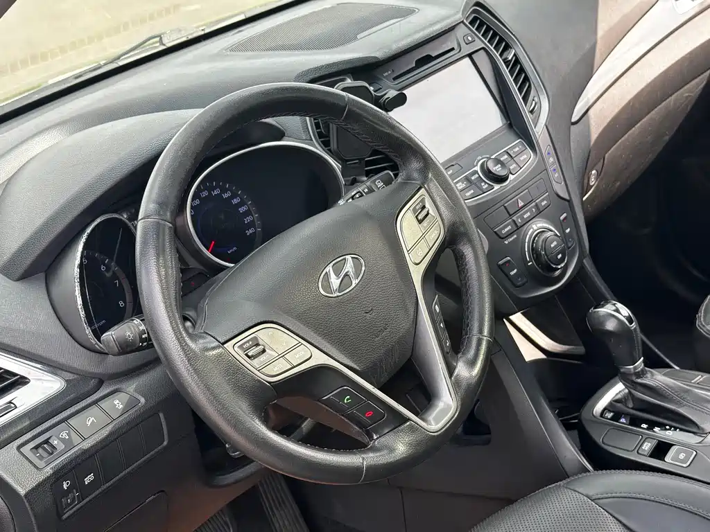 Hyundai Santa Fe 2015 — фото 5