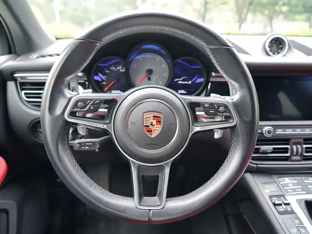 Porsche Macan 2020 — фото 12