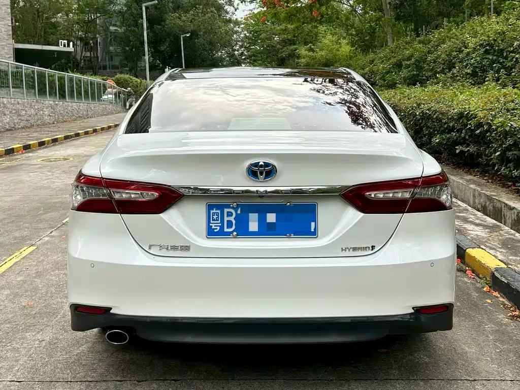 Toyota Camry 2019 — фото 9