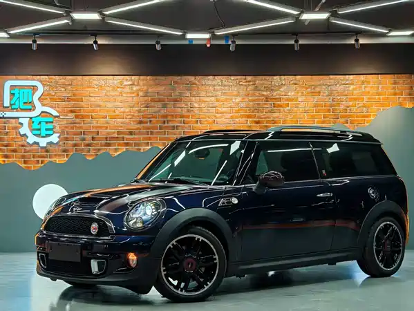 MINI Clubman 2012
