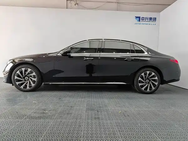 Mercedes-Benz E-Class 2025