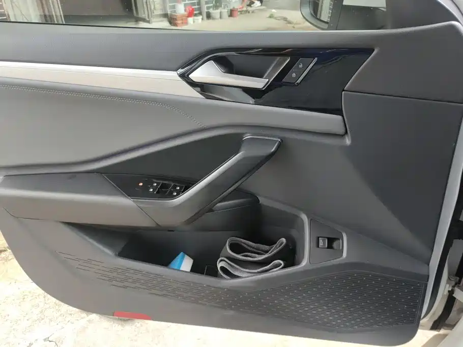 Volkswagen Sagitar 2019