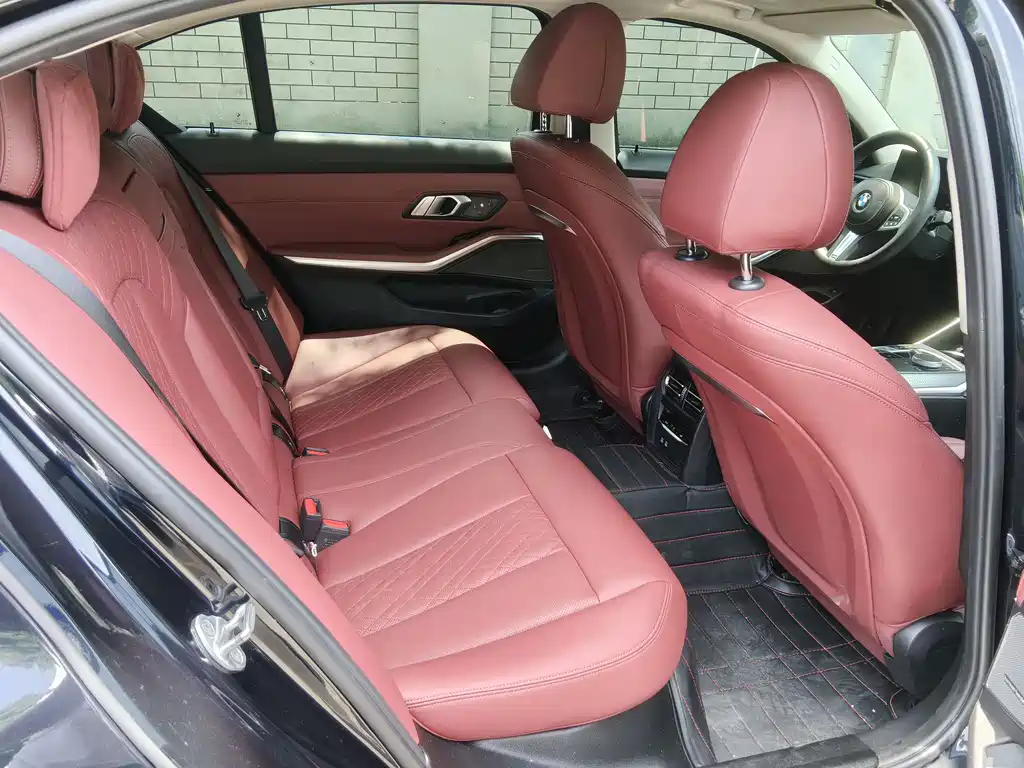 BMW 3 Series 2023 — фото 13