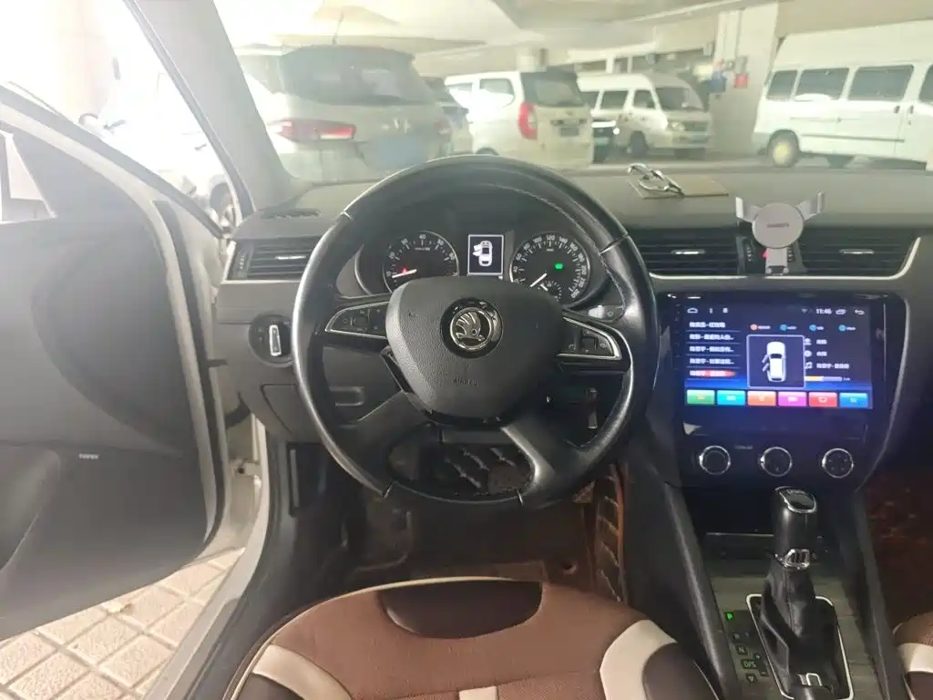 Skoda Octavia 2015 — фото 11