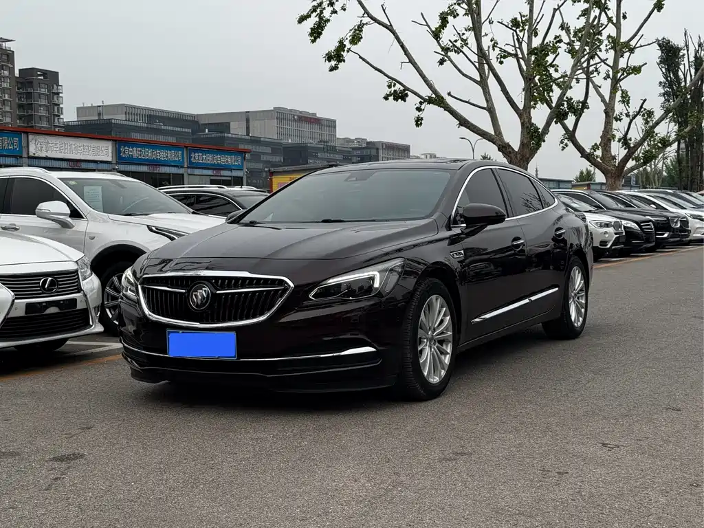 Buick LaCrosse 2017 — фото 1