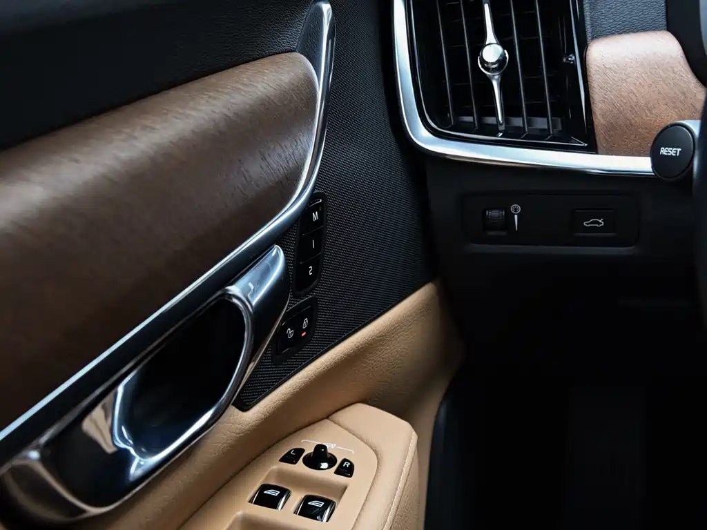 Volvo S90 2018 — фото 17