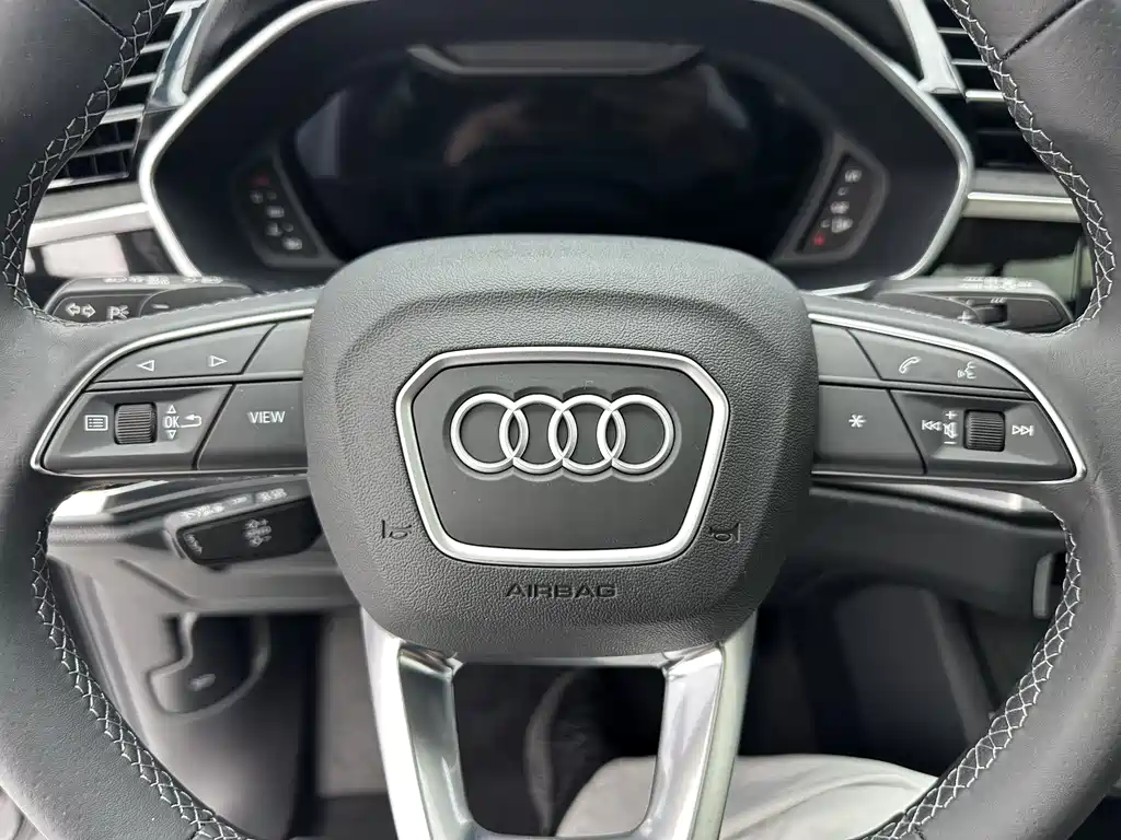 Audi Q3 2022 — фото 14