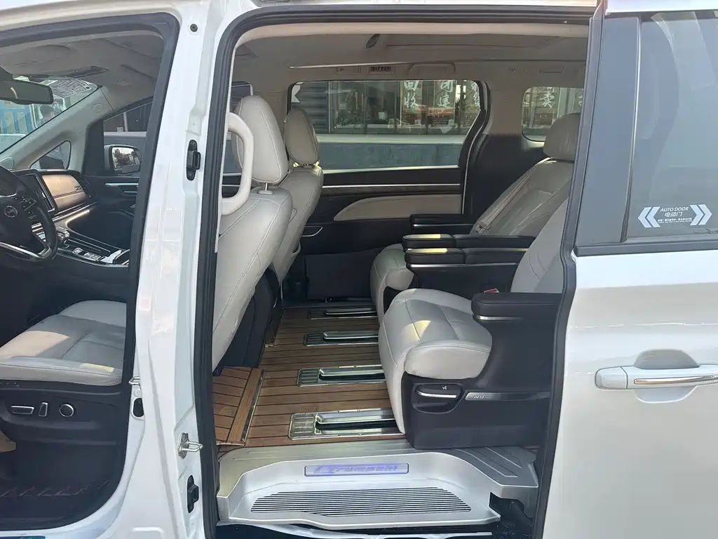 GAC Motor Trumpchi M8 2022 — фото 14