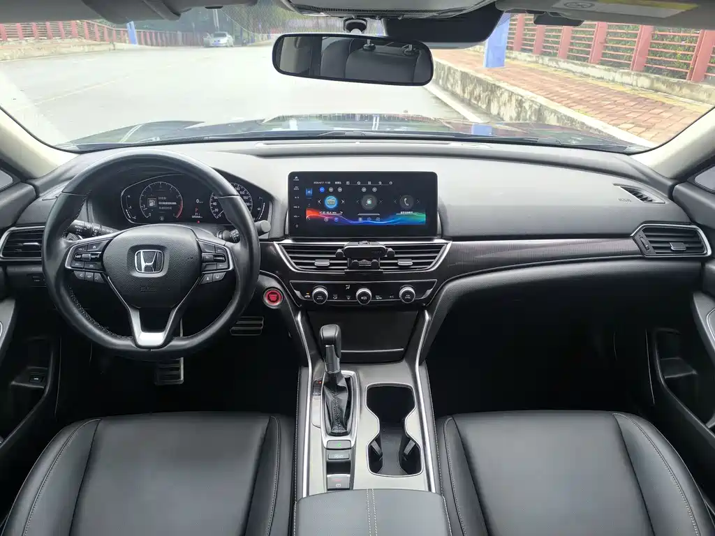 Honda Accord 2022 — фото 15