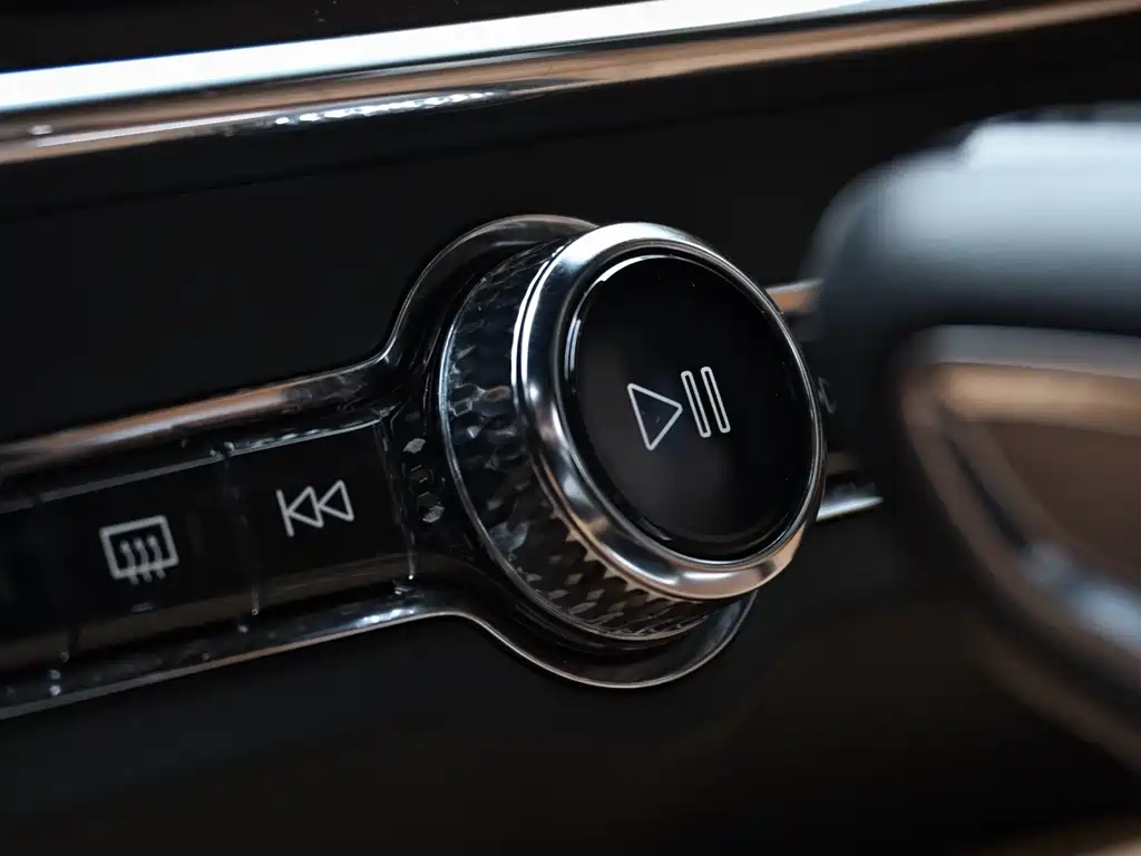Volvo S90 2018 — фото 21