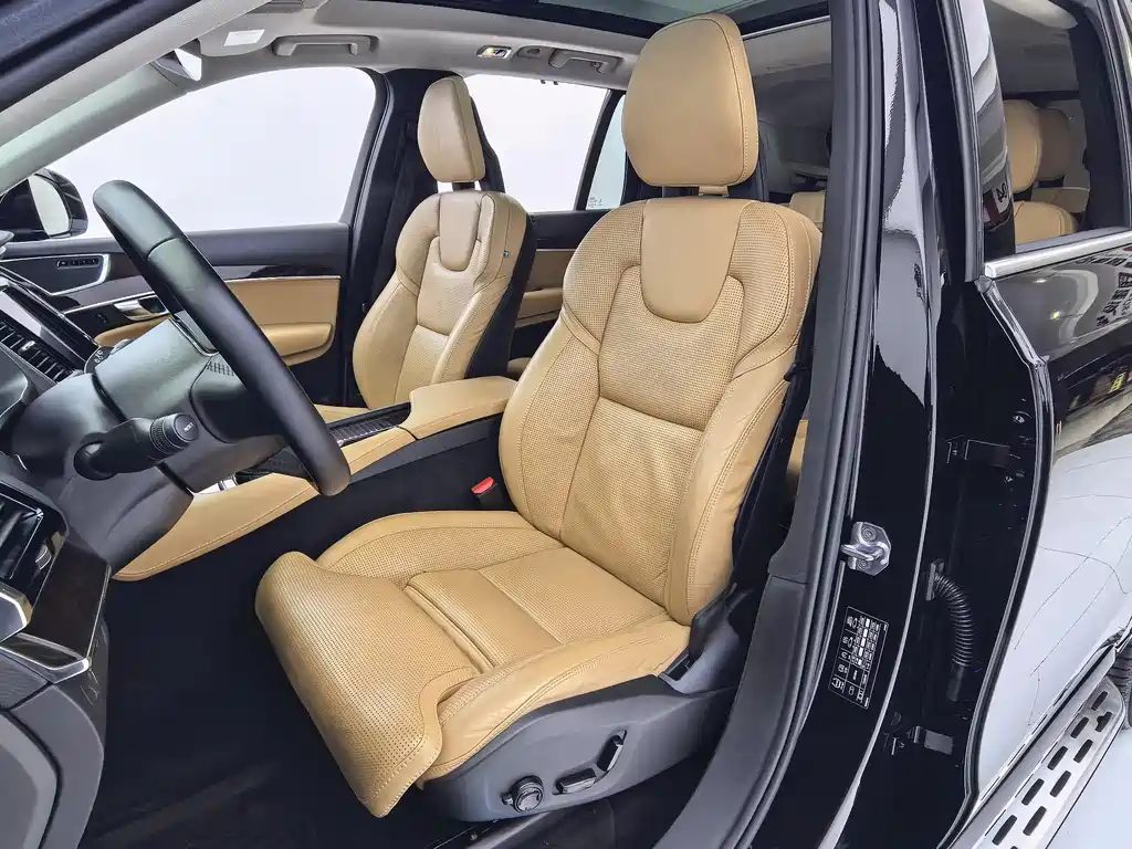 Volvo XC90 2016 — фото 18