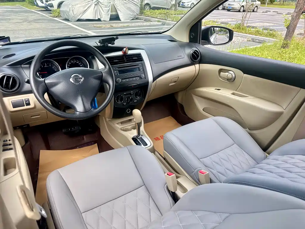 Nissan Livina 2018 — фото 7