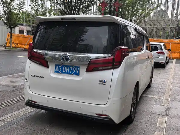 Toyota Alphard 2023