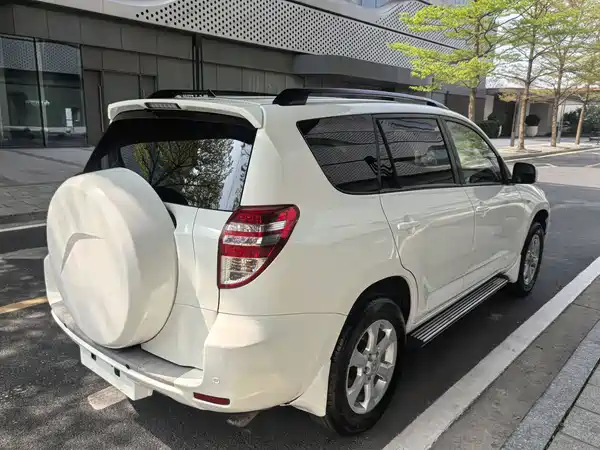 Toyota RAV4 2011