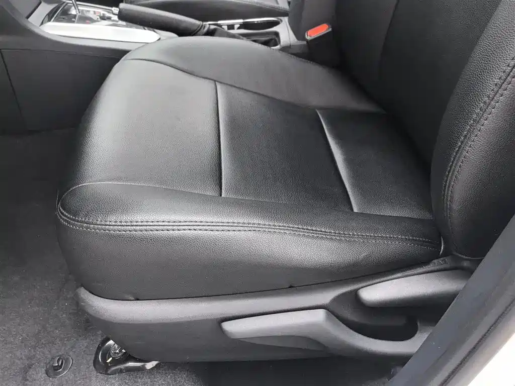 Toyota Corolla 2017 — фото 20
