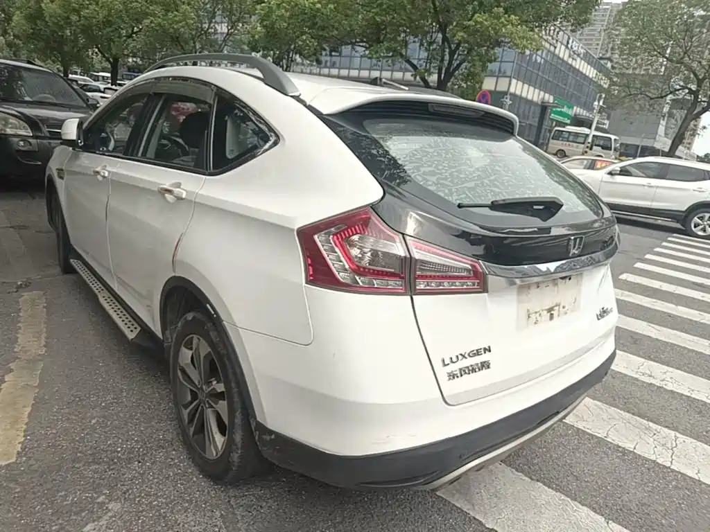Luxgen U6 2015