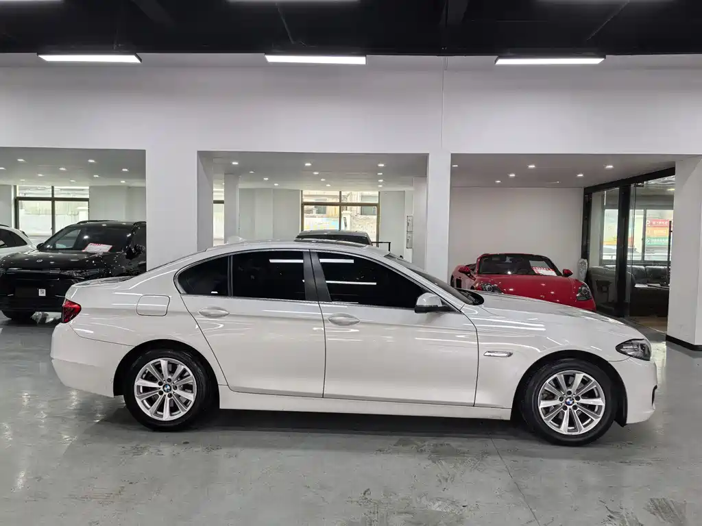BMW 5 Series 2016 — фото 4