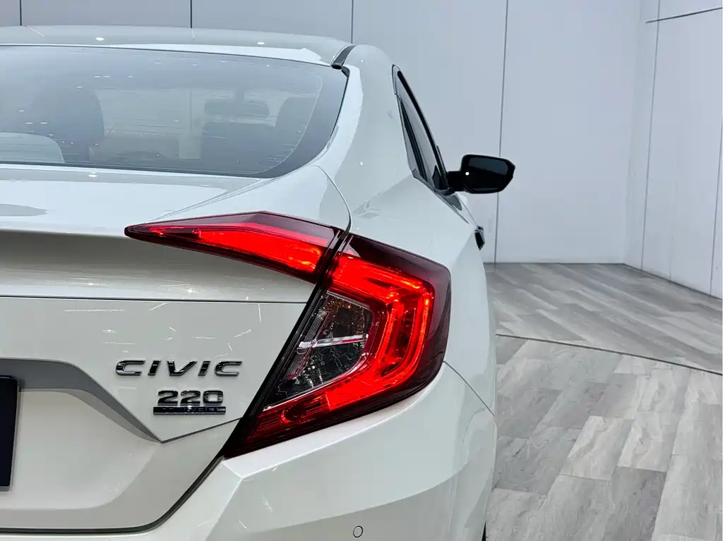 Honda Civic 2019 — фото 23