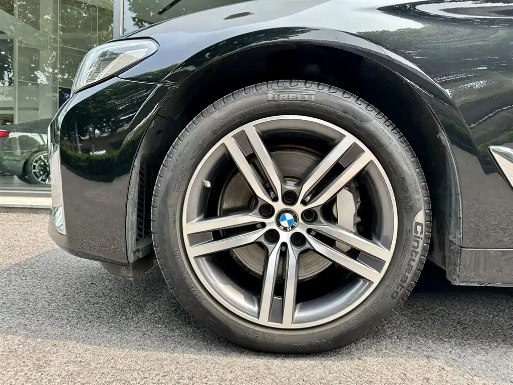 BMW 5 Series 2022 — фото 13