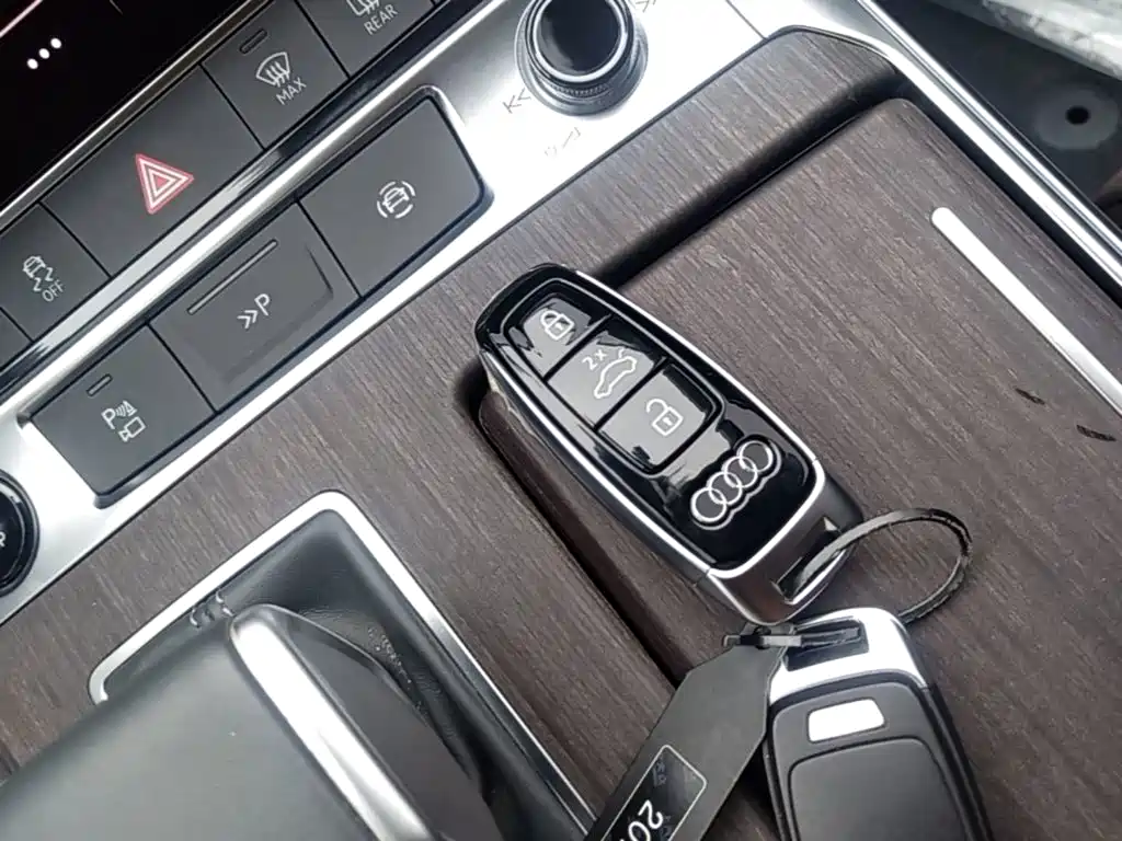 Audi A7L 2023 — фото 17