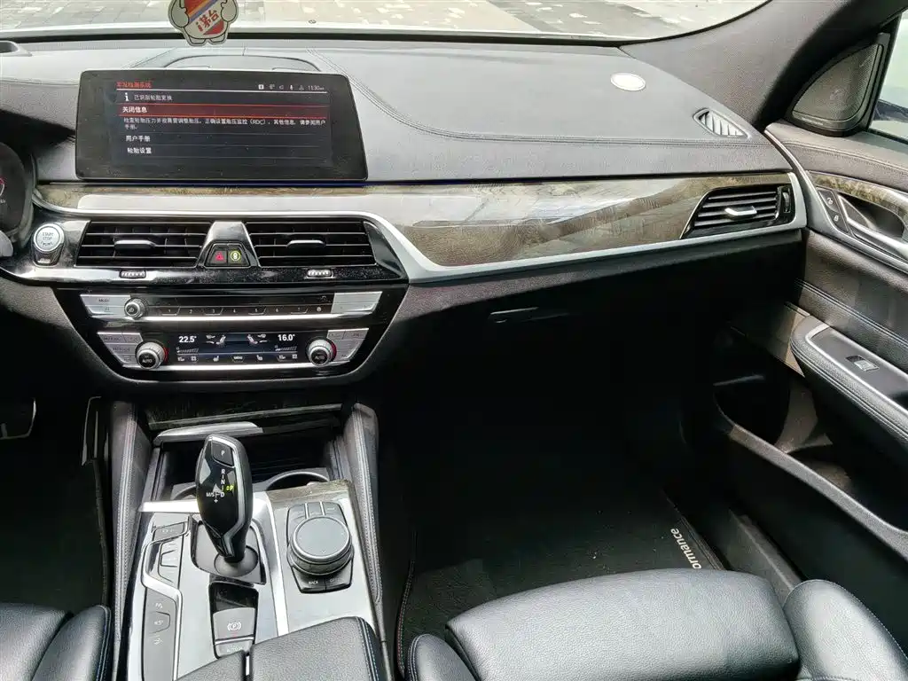 BMW 6 Series GT 2020 — фото 16