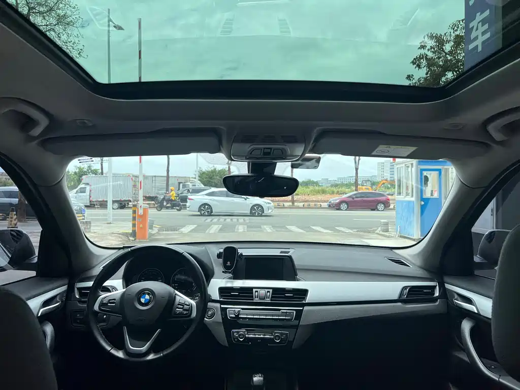 BMW X1 2019 — фото 12