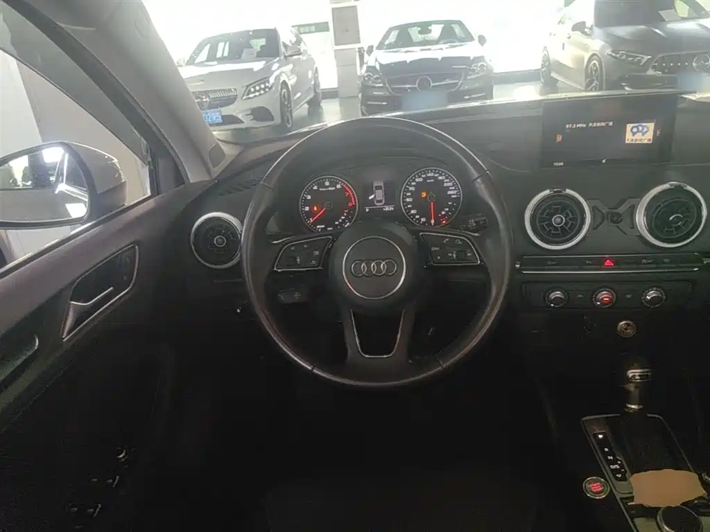 Audi A3 2021 — фото 11