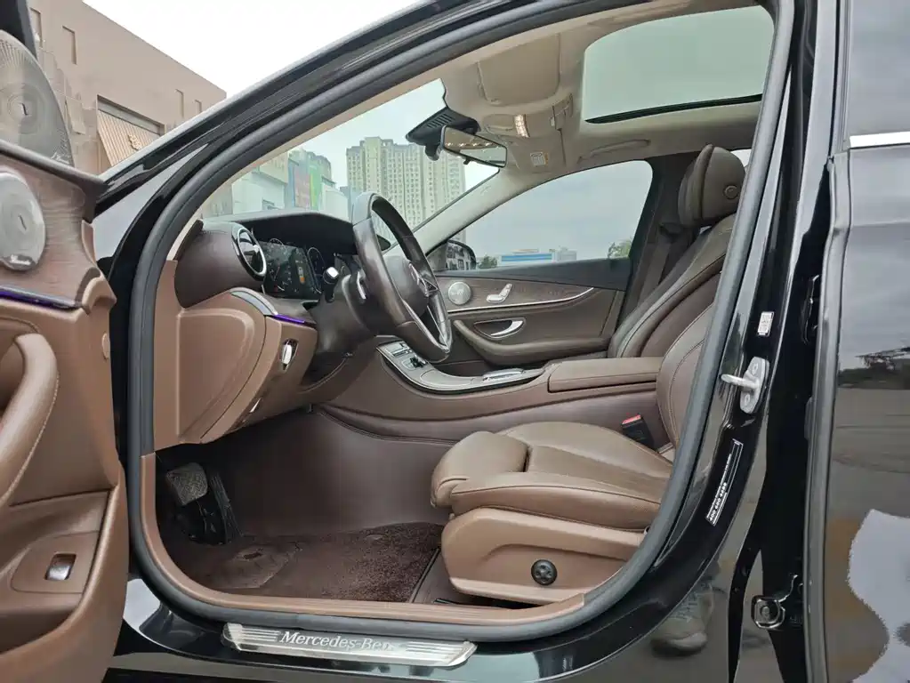 Mercedes-Benz E-Class 2022