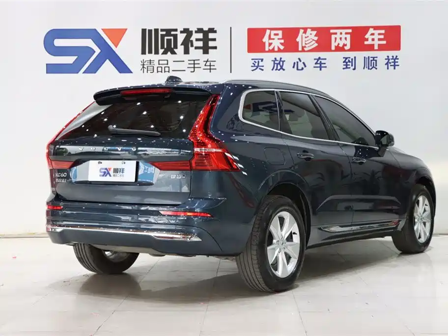 Volvo XC60 2022 — фото 4
