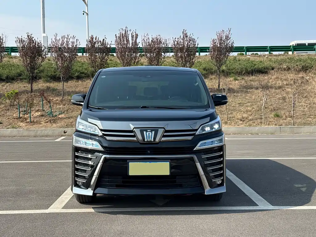 Toyota Vellfire 2022 — фото 2