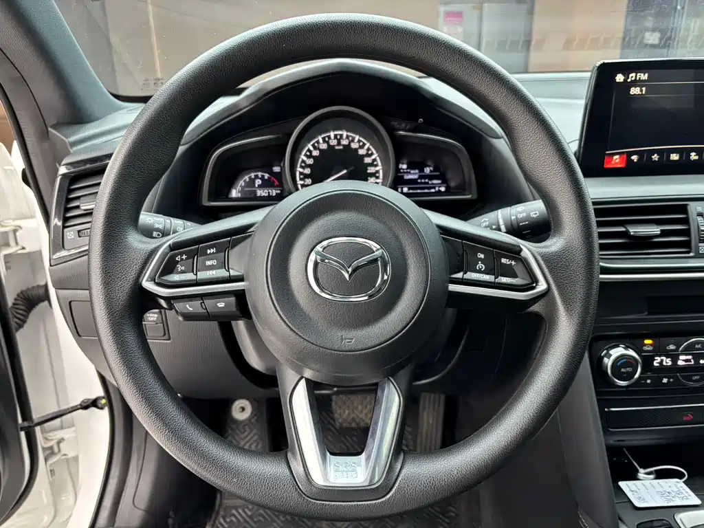 Mazda CX-4 2023 — фото 11