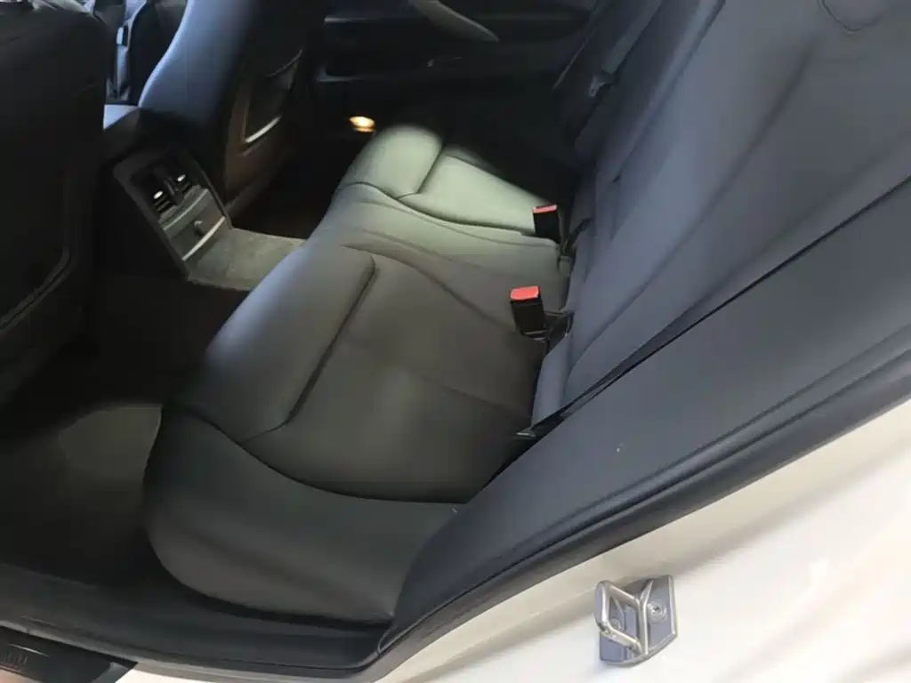 BMW 3 Series 2015 — фото 17